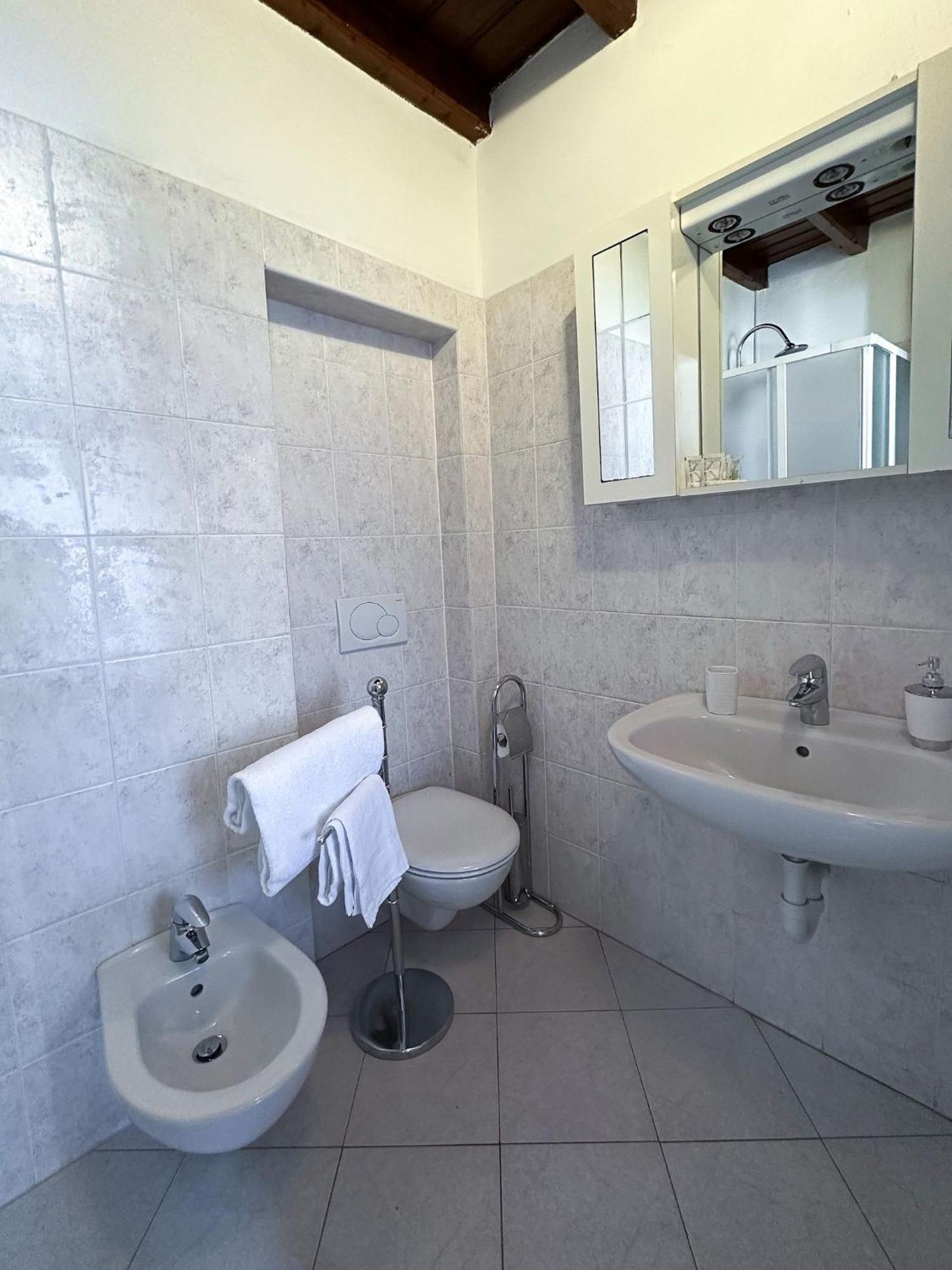 Renzo E Lucia Lake View Apartment Oliveto Lario Екстериор снимка