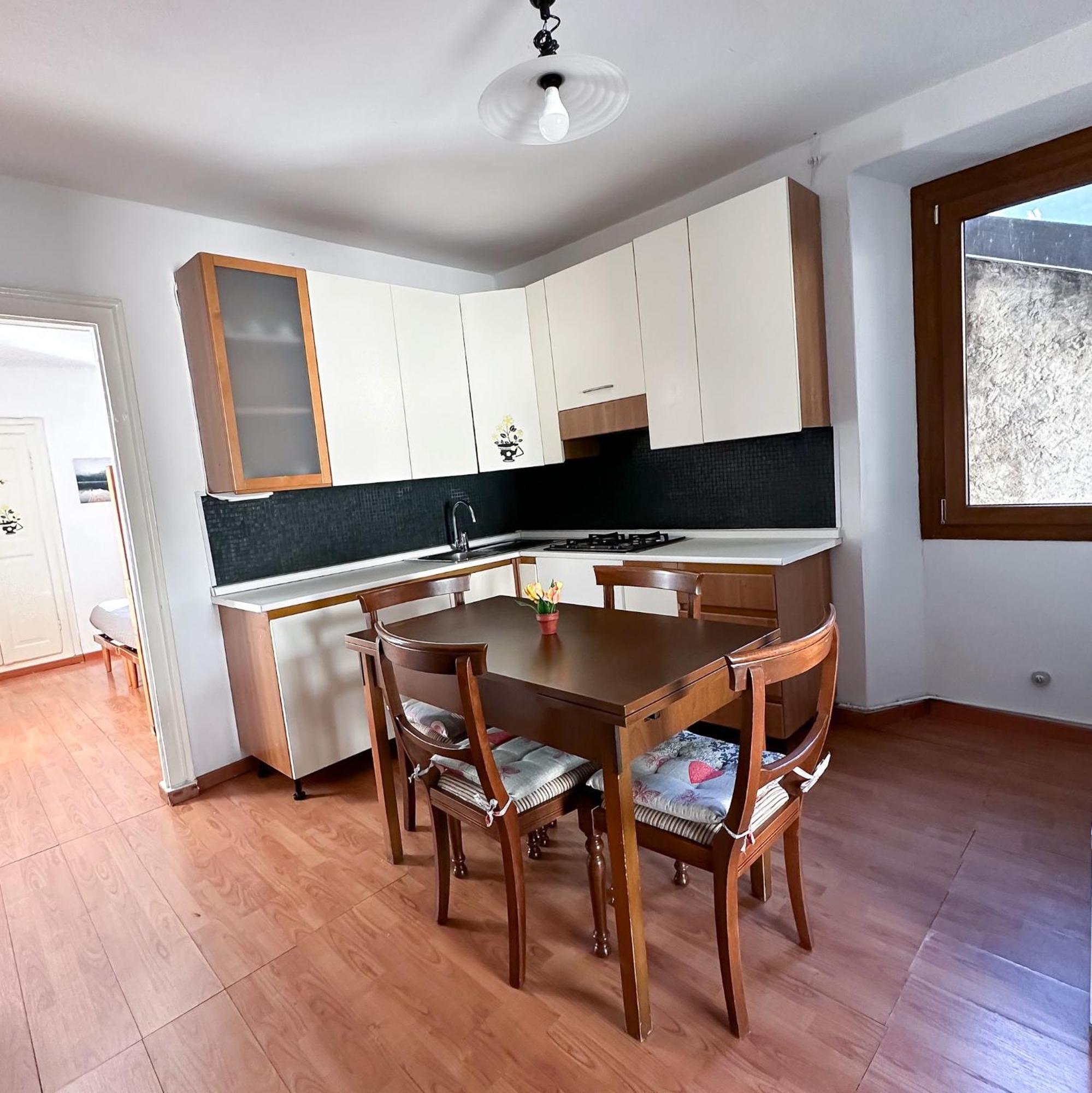 Renzo E Lucia Lake View Apartment Oliveto Lario Стая снимка