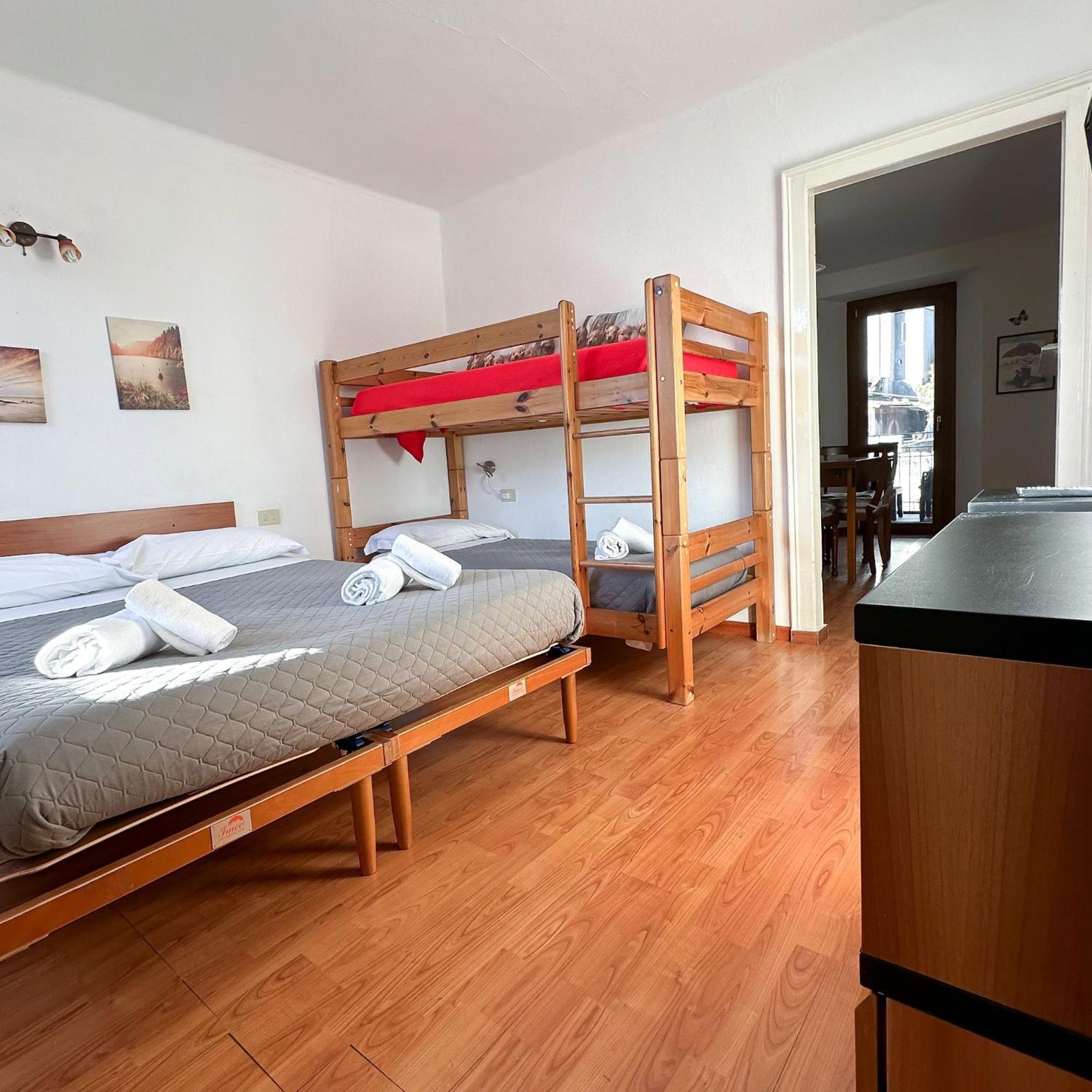 Renzo E Lucia Lake View Apartment Oliveto Lario Стая снимка
