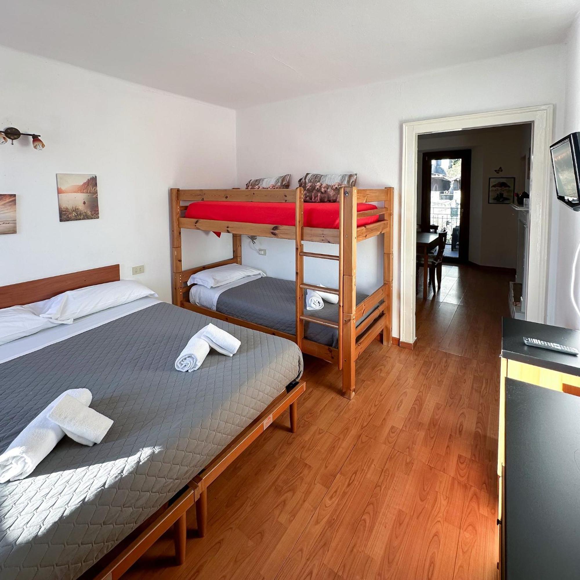 Renzo E Lucia Lake View Apartment Oliveto Lario Стая снимка